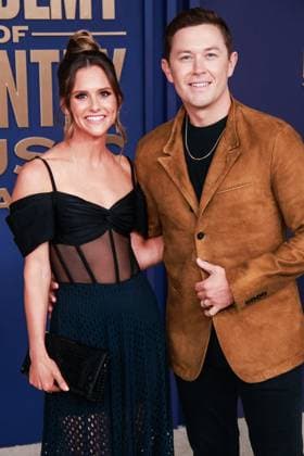 May 16, 2024, Frisco, Tx, USA: Scotty McCreery, Gabi Dugal attends the 59th Academy of Country Music Awards at Omni Frisco Hotel at The Star on May 16, 2024 in Frisco, Texas. Frisco USA - ZUMAs181 20240516_zea_s181_179 Copyright: xOzziexBx