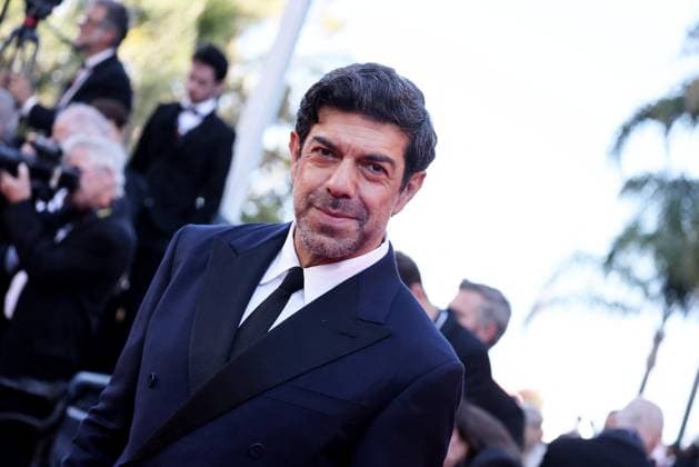 J MontÃ e des marches du film Â Kinds of Kindness Â lors du 77eme Festival International du Film de Cannes Pierfrancesco Favino MontÃ e des marches du film Â Kinds of Kindness Â lors du 77eme Festival International du Film de Cannes, au Palais des Festivals Ã Cannes On may 17th 2024 Jacovides Moreau Bestimage Red carpet of the movie Â Kinds of Kindness Â during the 77th Cannes International Film Festival at the Palais des Festivals in Cannes, France On may 17th 2024 Cannes France  Copyright: xJACOVIDES-MOREAUx xBESTIMAGExJACOVIDES-MOREAUx xBESTIMAGEx
