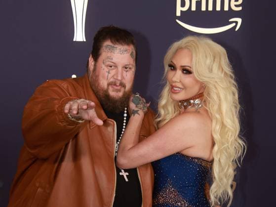 May 16, 2024, Frisco, Tx, USA: Jelly Roll and Bunnie XO attends the 59th Academy of Country Music Awards at Omni Frisco Hotel at The Star on May 16, 2024 in Frisco, Texas. Frisco USA - ZUMAs181 20240516_zea_s181_212 Copyright: xOzziexBx