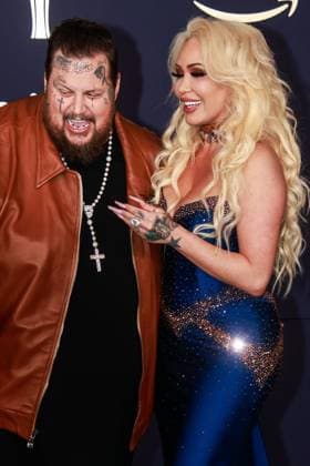 May 16, 2024, Frisco, Tx, USA: Jelly Roll and Bunnie XO attends the 59th Academy of Country Music Awards at Omni Frisco Hotel at The Star on May 16, 2024 in Frisco, Texas. Frisco USA - ZUMAs181 20240516_zea_s181_219 Copyright: xOzziexBx