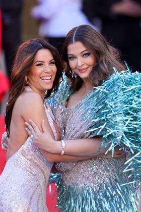 Cannes - Kinds Of Kindness Red Carpet Eva Longoria, Aishwarya Rai Bachchan attends the Kinds Of Kindness Red Carpet at the 77th annual Cannes Film Festival at Palais des Festivals on May 17, 2024 in Cannes, France. Photo by ShootPix ABACAPRESS.COM Cannes France  Copyright: xShootpix ABACAx