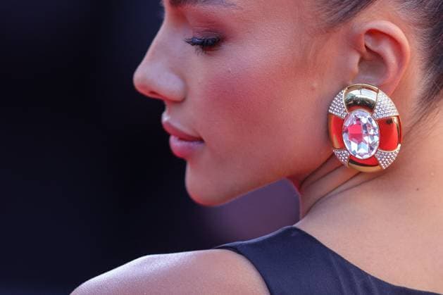 Cannes - Kinds Of Kindness Red Carpet Guest attends the Kinds Of Kindness Red Carpet at the 77th annual Cannes Film Festival at Palais des Festivals on May 17, 2024 in Cannes, France. Photo by ShootPix ABACAPRESS.COM Cannes France  Copyright: xShootpix ABACAx