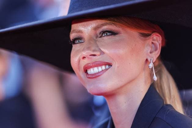 Cannes - Kinds Of Kindness Red Carpet Amandine Petit attends the Kinds Of Kindness Red Carpet at the 77th annual Cannes Film Festival at Palais des Festivals on May 17, 2024 in Cannes, France Photo by ShootPix ABACAPRESS.COM Cannes France  Copyright: xShootpix ABACAx