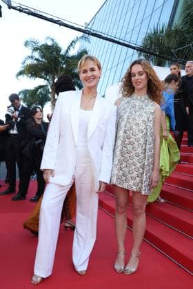 J MontÃ e des marches du film Â Kinds of Kindness Â lors du 77eme Festival International du Film de Cannes Judith Godreche et sa fille Tess BarthÃ lemy MontÃ e des marches du film Â Kinds of Kindness Â lors du 77eme Festival International du Film de Cannes, au Palais des Festivals Ã Cannes On may 17th 2024 Jacovides Moreau Bestimage Red carpet of the movie Â Kinds of Kindness Â during the 77th Cannes International Film Festival at the Palais des Festivals in Cannes, France On may 17th 2024 Cannes France  Copyright: xJACOVIDES-MOREAUx xBESTIMAGExJACOVIDES-MOREAUx xBESTIMAGEx