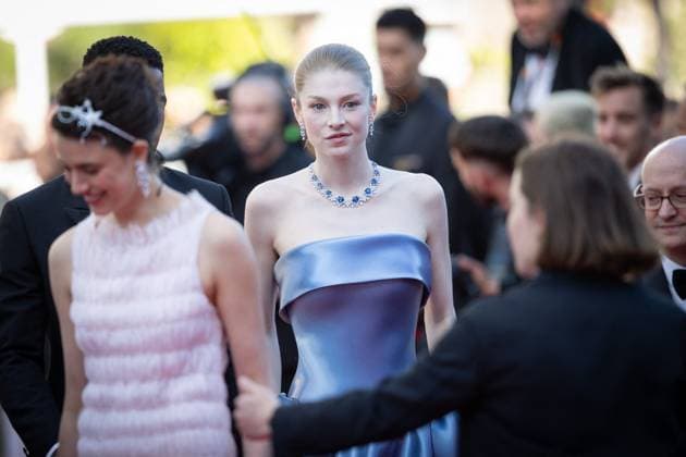 Cannes - Kinds Of Kindness Red Carpet Hunter Schafer attend the Kinds Of Kindness Red Carpet at the 77th annual Cannes Film Festival at Palais des Festivals on May 17, 2024 in Cannes, France. Photo by ShootPix ABACAPRESS.COM Cannes France  Copyright: xShootpix ABACAx