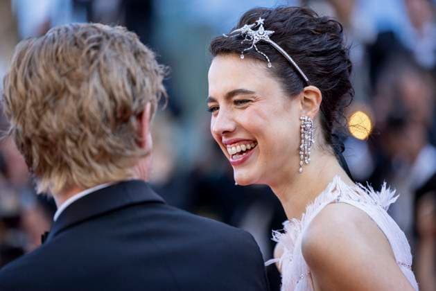 B MontÃ e des marches du film Â Kinds of Kindness Â lors du 77eme Festival International du Film de Cannes Margaret Qualley MontÃ e des marches du film Â Kinds of Kindness Â lors du 77eme Festival International du Film de Cannes, au Palais des Festivals Ã Cannes On may 17th 2024 Olivier Borde Bestimage Red carpet of the movie Â Kinds of Kindness Â during the 77th Cannes International Film Festival at the Palais des Festivals in Cannes, France On may 17th 2024 Cannes France  Copyright: xOLIVIERxBORDEx xBESTIMAGExOLIVIERxBORDEx xBESTIMAGEx