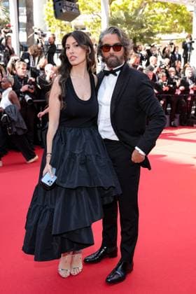 M MontÃ e des marches du film Â Kinds of Kindness Â lors du 77eme Festival International du Film de Cannes Guest MontÃ e des marches du film Â Kinds of Kindness Â lors du 77eme Festival International du Film de Cannes, au Palais des Festivals Ã Cannes On may 17th 2024 Jacovides Moreau Bestimage Red carpet of the movie Â Kinds of Kindness Â during the 77th Cannes International Film Festival at the Palais des Festivals in Cannes, France On may 17th 2024 Cannes France  Copyright: xJACOVIDES-MOREAUx xBESTIMAGExJACOVIDES-MOREAUx xBESTIMAGEx