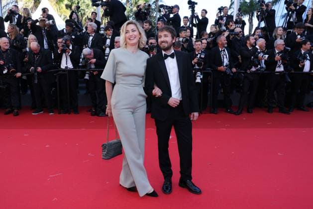 Cannes Kinds Of Kindness Screening DB Julie Gayet attending the Kinds Of Kindness Red Carpet at the 77th annual Cannes Film Festival at Palais des Festivals on May 17, 2024 in Cannes, France. Photo by David Boyer ABACAPRESS.COM Cannes France  Copyright: xBoyerxDavid ABACAx