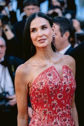 77eme Festival International du Film de Cannes Montee des marches du film Kinds of Kindness 77th International Cannes Film Festival Red Carpet of Kinds of Kindness movie 305079 2024 05 17 Alpes Maritimes Cannes France Moore, Demi  Copyright: xTerencexBaelenx STAR_305079_044