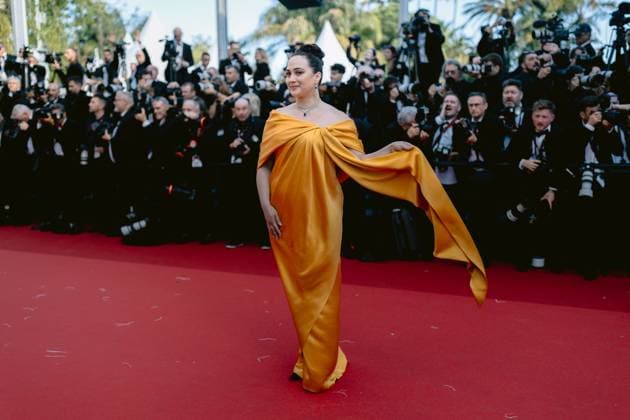 77eme Festival International du Film de Cannes Montee des marches du film Kinds of Kindness 77th International Cannes Film Festival Red Carpet of Kinds of Kindness movie 305079 2024 05 17 Alpes Maritimes Cannes France Gladstone, Lily  Copyright: xTerencexBaelenx STAR_305079_060