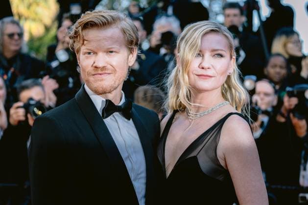 77eme Festival International du Film de Cannes Montee des marches du film Kinds of Kindness 77th International Cannes Film Festival Red Carpet of Kinds of Kindness movie 305079 2024 05 17 Alpes Maritimes Cannes France Dunst, Kirsten Plemons, Jesse  Copyright: xTerencexBaelenx STAR_305079_115