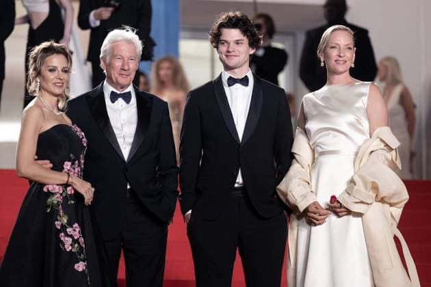 Entertainment Bilder des Tages Annual Cannes Film Festival - Oh, Canada Red Carpet - Cannes DN Uma Thurman, Richard Gere, Alejandra Gere and Homer James Jigme Gere attend the Oh, Canada Red Carpet at the 77th annual Cannes Film Festival at Palais des Festivals on May 17, 2024 in Cannes, France. Photo by David NIVIERE ABACAPRESS.COM CANNES France  Copyright: xNivierexDavid ABACAPRESS.COMx