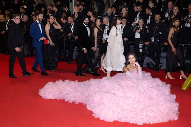 Cannes - Oh Canada Red Carpet Guest attends the Oh, Canada Red Carpet at the 77th annual Cannes Film Festival at Palais des Festivals on May 17, 2024 in Cannes, France Photo by Shootpix ABACAPRESS.COM Cannes France  Copyright: xShootpix ABACAx