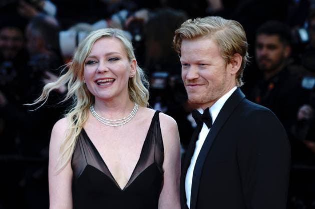 Entertainment Bilder des Tages Cannes, France 17th May, 2024 Kirsten Dunst and Jesse Plemons attends Kinds of Kindness Screening red carpet at the 77th annual Cannes Film Festival at Palais des Festivals on May 17, 2024 in Cannes, France CINEMA 77eme Festival de Cannes Red Carpet du film Kinds of Kindness 17 05 2024 NorbertScanella Panoramic 