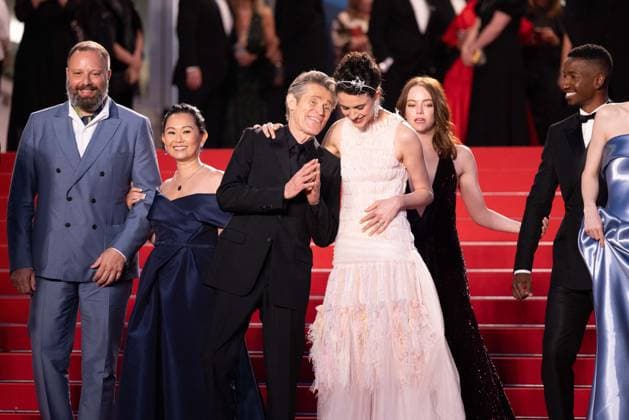 Cannes Kinds Of Kindness Screening DB Willem Dafoe, Emma Stone, Margaret Qualley attending the Kinds Of Kindness Red Carpet at the 77th annual Cannes Film Festival at Palais des Festivals on May 17, 2024 in Cannes, France. Photo by David Boyer ABACAPRESS.COM Cannes France  Copyright: xBoyerxDavid ABACAx