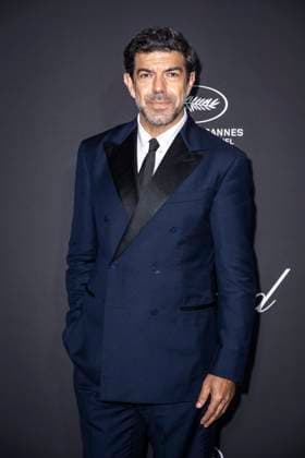 B Photocall du diner TrophÃ e Chopard au Carlton Beach lors du 77eme Festival International du Film de Cannes Pierfrancesco Favino Photocall du diner TrophÃ e Chopard au Carlton Beach lors du 77eme Festival International du Film de Cannes Le 17 mai 2024 Olivier Borde Bestimage Photocall of the dinner Chopard Trophy during the 77th annual Cannes Film Festival at Carlton Beach On May 17th 2024 Cannes France  Copyright: xOLIVIERxBORDEx xBESTIMAGExOLIVIERxBORDEx xBESTIMAGEx