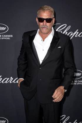 B Photocall of the dinner TrophÃ e Chopard at Carlton Beach during the 77th Festival International du Film de Cannes Kevin Costner Photocall of the dinner TrophÃ e Chopard at Carlton Beach during the 77th Festival International du Film de Cannes On May 17th 2024 Olivier Borde Bestimage Photocall of the dinner Chopard Trophy during the 77th annual Cannes Film Festival at Carlton Beach On May 17th 2024 Cannes France  Copyright: xOLIVIERxBORDEx xBESTIMAGExOLIVIERxBORDEx xBESTIMAGEx