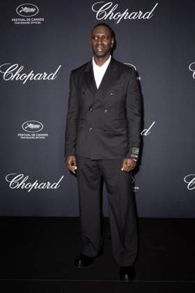 B Photocall du diner TrophÃ e Chopard au Carlton Beach lors du 77eme Festival International du Film de Cannes Omar Sy Photocall du diner TrophÃ e Chopard au Carlton Beach lors du 77eme Festival International du Film de Cannes Le 17 mai 2024 Olivier Borde Bestimage Photocall of the dinner Chopard Trophy during the 77th annual Cannes Film Festival at Carlton Beach On May 17th 2024 Cannes France  Copyright: xOLIVIERxBORDEx xBESTIMAGExOLIVIERxBORDEx xBESTIMAGEx