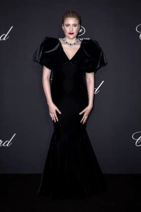 B Photocall du diner TrophÃ e Chopard au Carlton Beach lors du 77eme Festival International du Film de Cannes Greta Gerwig Photocall du diner TrophÃ e Chopard au Carlton Beach lors du 77eme Festival International du Film de Cannes Le 17 mai 2024 Olivier Borde Bestimage Photocall of the dinner Chopard Trophy during the 77th annual Cannes Film Festival at Carlton Beach On May 17th 2024 Cannes France  Copyright: xOLIVIERxBORDEx xBESTIMAGExOLIVIERxBORDEx xBESTIMAGEx