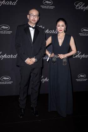 B Photocall du diner TrophÃ e Chopard au Carlton Beach lors du 77eme Festival International du Film de Cannes Guan Hu, Liang Jing Photocall du diner TrophÃ e Chopard au Carlton Beach lors du 77eme Festival International du Film de Cannes Le 17 mai 2024 Olivier Borde Bestimage Photocall of the dinner Chopard Trophy during the 77th annual Cannes Film Festival at Carlton Beach On May 17th 2024 Cannes France  Copyright: xOLIVIERxBORDEx xBESTIMAGExOLIVIERxBORDEx xBESTIMAGEx