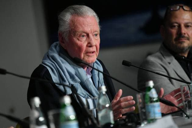 Cannes - Megalopolis Press Conference Jon Voight attends the Megalopolis press conference during the 77th annual Cannes Film Festival at Palais des Festivals on May 17, 2024 in Cannes, France. Photo by Cyril Pecquenard Pool ABACAPRESS.COM Cannes France  Copyright: xPecquenardxCyril Pool ABACAx