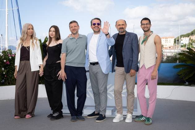 Cannes - Three Kilometres To The End Of The World Photocall Miruna Berescu, Ingrid Micu-Berescu, Bogdan Dumitrache, Emanuel Parvu, Valeriu Andriuta and Ciprian Chiujdea attend the Trei Kilometri Pana La Capatul Lumii (Three Kilometres To The End Of The World) Photocall at the 77th annual Cannes Film Festival at Palais des Festivals on May 18, 2024 in Cannes, France. Photo by Shootpix ABACAPRESS.COM Cannes France  Copyright: xShootpix ABACAx