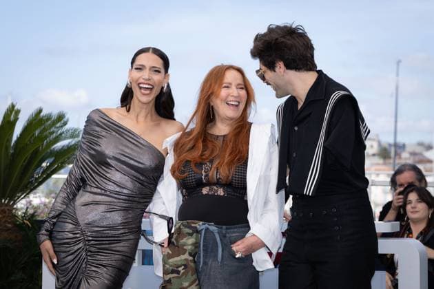 Cannes - La Belle De Gaza Photocall Talleen Abu Hanna, Yolande Zauberman and Lucky Love attend the La Belle De Gaza Photocall at the 77th annual Cannes Film Festival at Palais des Festivals on May 18, 2024 in Cannes, France. Photo by Shootpix ABACAPRESS.COM Cannes France  Copyright: xShootpix ABACAx