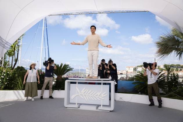 Cannes - Black Dog Photocall Eddie Li attends the Black Dog Photocall at the 77th annual Cannes Film Festival at Palais des Festivals on May 18, 2024 in Cannes, France. Photo by Shootpix ABACAPRESS.COM Cannes France  Copyright: xShootpix ABACAx