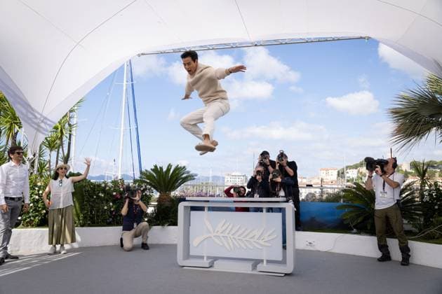 Entertainment Bilder des Tages Cannes - Black Dog Photocall Eddie Li attends the Black Dog Photocall at the 77th annual Cannes Film Festival at Palais des Festivals on May 18, 2024 in Cannes, France. Photo by Shootpix ABACAPRESS.COM Cannes France  Copyright: xShootpix ABACAx