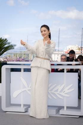 Cannes - Black Dog Photocall Tong Liya attends the Black Dog Photocall at the 77th annual Cannes Film Festival at Palais des Festivals on May 18, 2024 in Cannes, France Photo by Shootpix ABACAPRESS.COM Cannes France  Copyright: xShootpix ABACAx