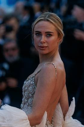Festival de Cannes Carpet Kinds of Kindness Kimberley Garner at the premiere Kinds of Kindness during the 77th Cannes International Film Festival at the Palais de Festival in Cannes on 17 05 2024 Copyright: xEventpressxKochanx