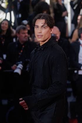 Festival de Cannes Carpet Kinds of Kindness Tim Schaecker at the premiere Kinds of Kindness during the 77th Cannes International Film Festival at the Palais de Festival in Cannes on 17 05 2024 Copyright: xEventpressxKochanx