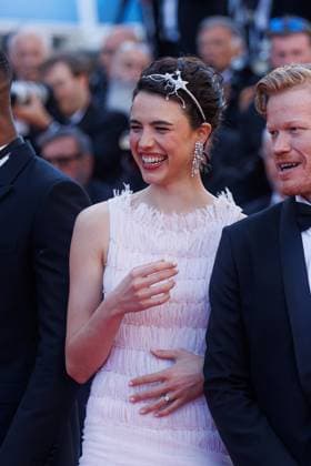 Festival de Cannes Carpet Kinds of Kindness Margaret Qualley at the premiere Kinds of Kindness during the 77th Cannes International Film Festival at the Palais de Festival in Cannes on 17 05 2024 Copyright: xEventpressxKochanx