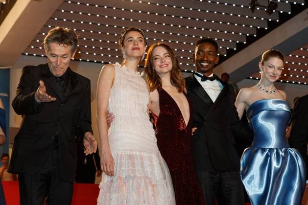 Festival de Cannes Carpet Kinds of Kindness Willem Dafoe, Margaret Qualley, Emma Stone, Mamoudou Athie and Hunter Schafer at the premiere Kinds of Kindness during the 77th International Film Festival at the Palais de Festival in Cannes on 17 May 2024 Copyright: xEventpressxKochanx