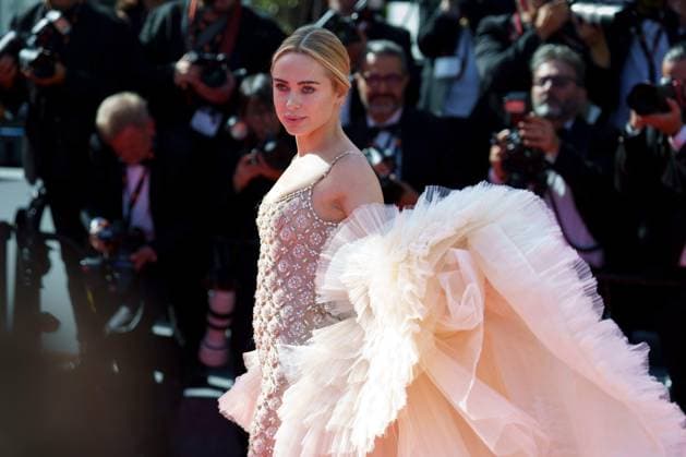 Cannes, France 17th May, 2024 Kimberley Garner attends Kinds of Kindness Screening red carpet at the 77th annual Cannes Film Festival at Palais des Festivals on May 17, 2024 in Cannes, France CINEMA 77eme Festival de Cannes Red Carpet du film Kinds of Kindness 17 05 2024 NorbertScanella Panoramic 