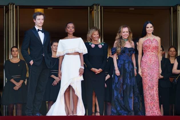 Cannes, France 17th May, 2024 Mike Faist, Sophie Wilden, Iris Knobloch, Caroline Scheufele and Demi Moore attends Kinds of Kindness Screening red carpet at the 77th annual Cannes Film Festival at Palais des Festivals on May 17, 2024 in Cannes, France CINEMA 77eme Festival de Cannes Red Carpet du film Kinds of Kindness 17 05 2024 NorbertScanella Panoramic 