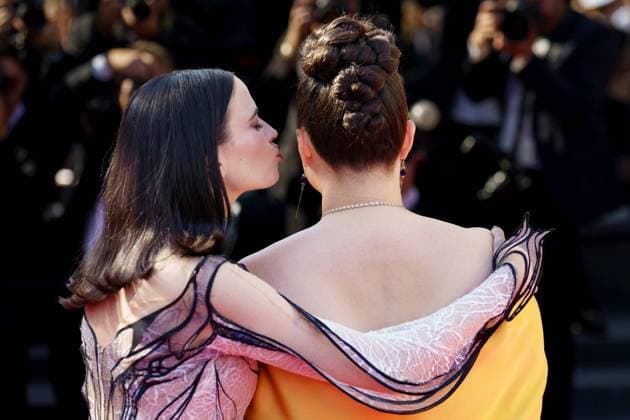 Cannes, France 17th May, 2024 Eva Green and Lily Gladstone attends Kinds of Kindness Screening red carpet at the 77th annual Cannes Film Festival at Palais des Festivals on May 17, 2024 in Cannes, France CINEMA 77eme Festival de Cannes Red Carpet du film Kinds of Kindness 17 05 2024 NorbertScanella Panoramic 