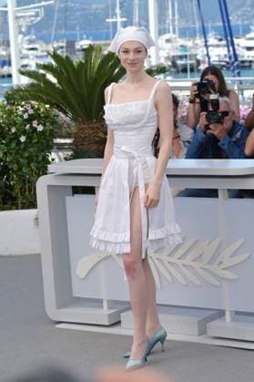 Kinds of Kindness photocall at 77th Festival de Cannes - Cannes, France CANNES, FRANCE. May 18, 2024: Hunter Schafer at the Kinds of Kindness photocall at the 77th Festival de Cannes. Picture: Paul Smith Featureflash Cannes France  Copyright: xPaulxSmithx xFeatureflashx