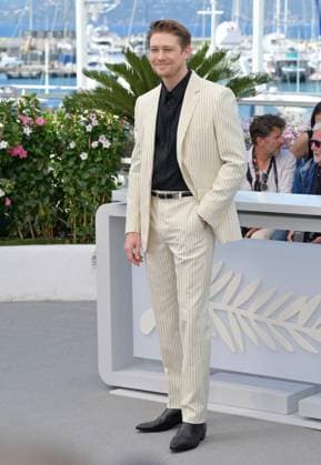 Kinds of Kindness photocall at 77th Festival de Cannes - Cannes, France CANNES, FRANCE. May 18, 2024: Joe Alwyn at the Kinds of Kindness photocall at the 77th Festival de Cannes. Picture: Paul Smith Featureflash Cannes France  Copyright: xPaulxSmithx xFeatureflashx