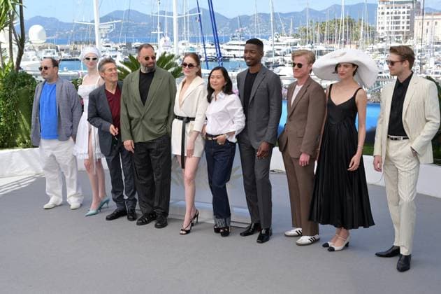 Kinds of Kindness photocall at 77th Festival de Cannes - Cannes, France CANNES, FRANCE. May 18, 2024: Yorgos Stefanakos, Hunter Schafer, Willem Dafoe, Yorgos Lanthimos, Emma Stone, Hong Chau, Mamoudou Athie, Jesse Plemons, Margaret Qualley & Joe Alwyn at the Kinds of Kindness photocall at the 77th Festival de Cannes. Picture: Paul Smith Featureflash Cannes France  Copyright: xPaulxSmithx xFeatureflashx