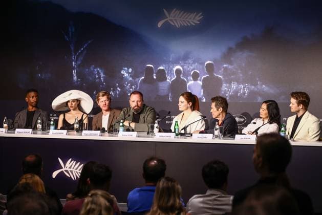 May 18, 2024, Cannes, France: Mamoudou Athie, Margaret Qualley, Jesse Plemons, Yorgos Lanthimos, Emma Stone, Willem Dafoe, Hong Chau and Joe Alwyn attend the Kinds Of Kindness Press Conference during the 77th annual Cannes Film Festival at Palais des Festivals on May 18, 2024 in Cannes, France. Cannes France - ZUMAz156 20240518_zip_z156_009 Copyright: xBeataxZawrzelx