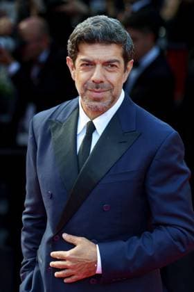 Cannes, France 17th May, 2024 Pierfrancesco Favino attends Kinds of Kindness Screening red carpet at the 77th annual Cannes Film Festival at Palais des Festivals on May 17, 2024 in Cannes, France CINEMA 77eme Festival de Cannes Red Carpet du film Kinds of Kindness 17 05 2024 NorbertScanella Panoramic 