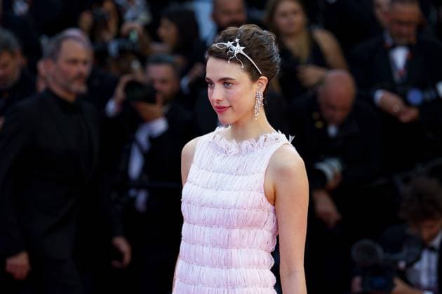 Cannes, France 17th May, 2024 Margaret Qualley attends Kinds of Kindness Screening red carpet at the 77th annual Cannes Film Festival at Palais des Festivals on May 17, 2024 in Cannes, France CINEMA 77eme Festival de Cannes Red Carpet du film Kinds of Kindness 17 05 2024 NorbertScanella Panoramic 