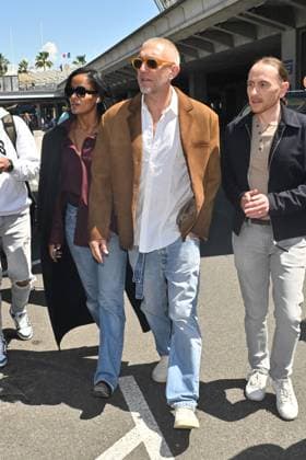 Cannes 2024 Celebs At Nice Airport Narah Baptista, Vincent Cassel at Nice airport ahead of the 77th Cannes Film Festival in Nice, France on May 18, 2024. Photo by Julien Reynaud APS-Medias ABACAPRESS.COM Nice France  Copyright: xReynaudxJulien APS-Medias ABACAx