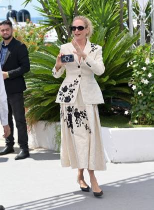 Oh Canada photocall at 77th Festival de Cannes - Cannes, France CANNES, FRANCE. May 18, 2024: Uma Thurman at the Oh, Canada photocall at the 77th Festival de Cannes. Picture: Paul Smith Featureflash Cannes France  Copyright: xPaulxSmithx xFeatureflashx