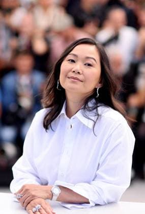 Photocall du film Kinds of Kindness lors du 77eme Festival International du Film de Cannes Hong Chau Photocall du film Kinds of Kindness lors du 77eme Festival International du Film de Cannes le 18 mai 2024 Jacovides Moreau Bestimage Photocall for the film Kinds of Kindness at the 77th Cannes International Film Festival on 18 May 2024 Cannes France  Copyright: xJACOVIDES-MOREAUx xBESTIMAGExJACOVIDES-MOREAUx xBESTIMAGEx