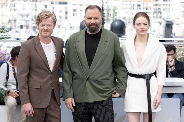 Annual Cannes Film Festival - Kinds of Kindness Photocall - Cannes DN Jesse Plemons, Yorgos Lanthimos and Emma Stone attend the Kinds of Kindness Photocall at the 77th annual Cannes Film Festival at Palais des Festivals on May 18, 2024 in Cannes, France. Photo by David NIVIERE ABACAPRESS.COM CANNES France  Copyright: xNivierexDavid ABACAPRESS.COMx