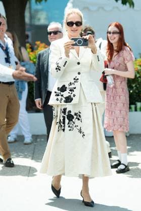 Cannes Oh Canada Photocall Uma Thurman attending the Oh Canada Photocall as part of the 77th Cannes International Film Festival in Cannes, France on May 18, 2024. Photo by Aurore Marechal ABACAPRESS.COM Cannes France  Copyright: xMarechalxAurore ABACAx