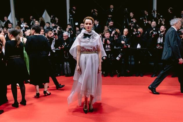 77eme Festival International du Film de Cannes Montee des marches du film Oh Canada 77th International Cannes Film Festival Red Carpet of Oh Canada movie 305096 2024 05 17 Alpes Maritimes Cannes France Emmanuel, Nathalie  Copyright: xSergexArnalx xStarfacex STAR_305096_005
