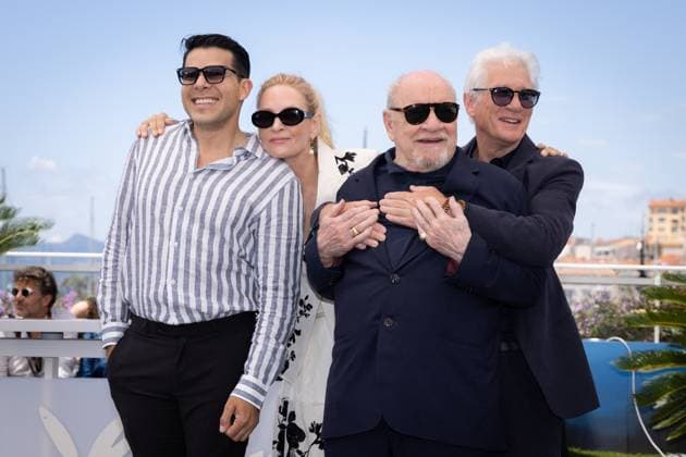 Cannes - Oh Canada Photocall David Gonzales, Uma Thurman, Paul Schrader and Richard Gere attend the Oh, Canada Photocall at the 77th annual Cannes Film Festival at Palais des Festivals on May 18, 2024 in Cannes, France. Photo by ShootPix ABACAPRESS.COM Cannes France  Copyright: xShootpix ABACAx